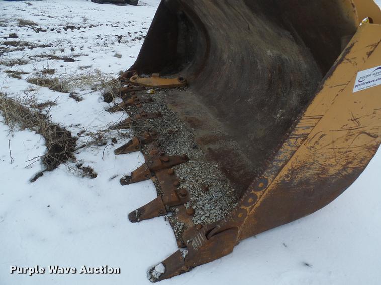 image for item DF7118 Case loader bucket