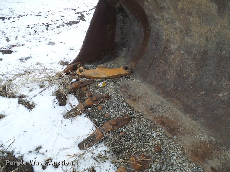 image for item DF7118 Case loader bucket