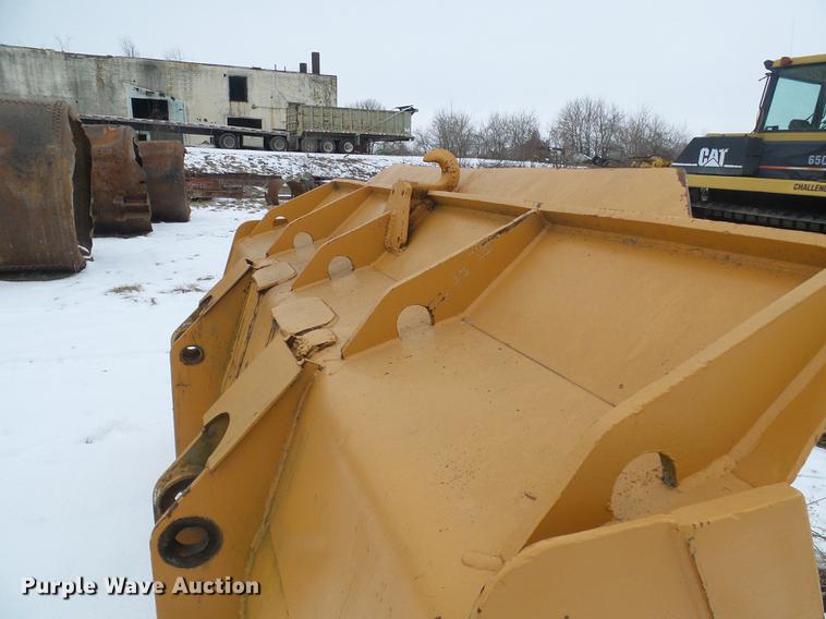 image for item DF7118 Case loader bucket