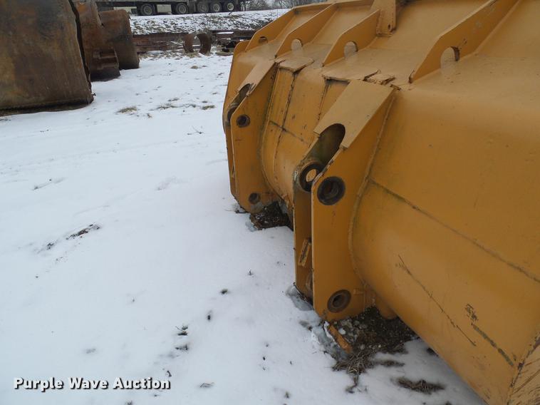 image for item DF7118 Case loader bucket