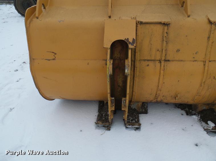 image for item DF7118 Case loader bucket