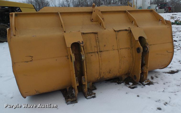 image for item DF7118 Case loader bucket