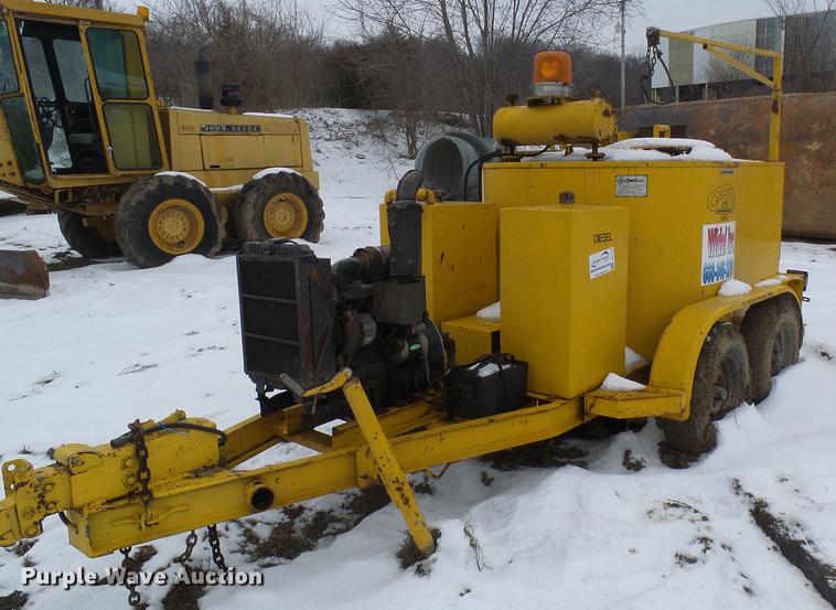 image for item DF7119 1992 Crafco EZ Pour melter applicator