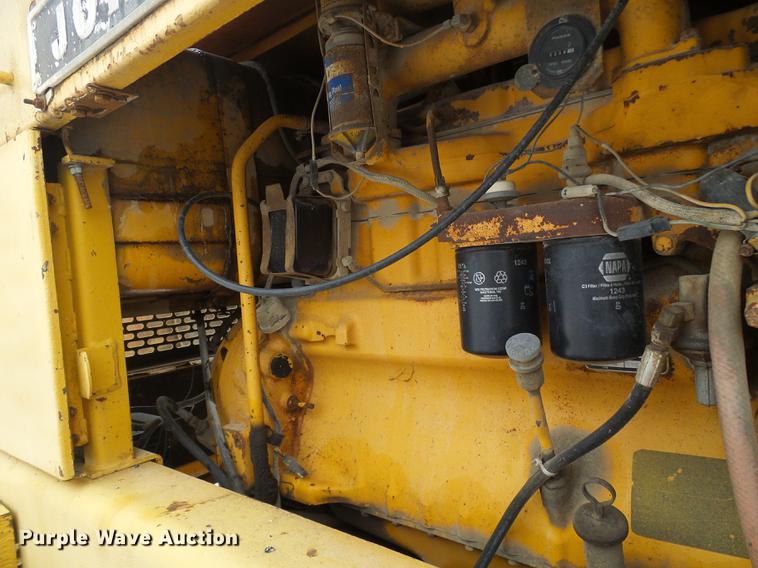 image for item DF7120 1980 John Deere 670A motor grader