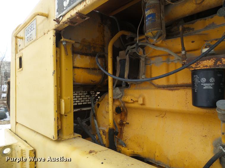 image for item DF7120 1980 John Deere 670A motor grader