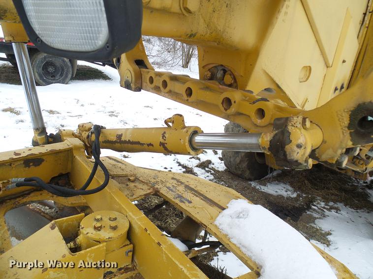 image for item DF7120 1980 John Deere 670A motor grader