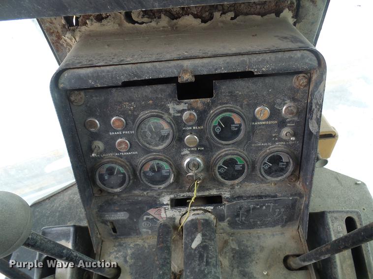 image for item DF7120 1980 John Deere 670A motor grader