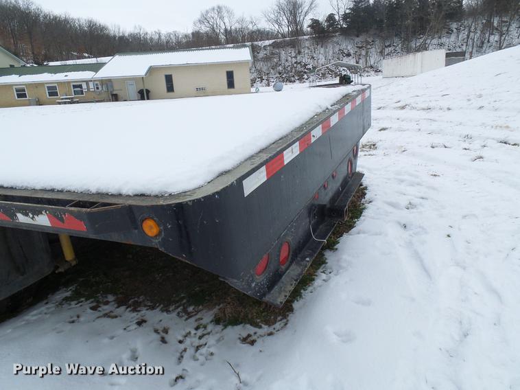 image for item DF7121 1998 International 4700 flatbed truck