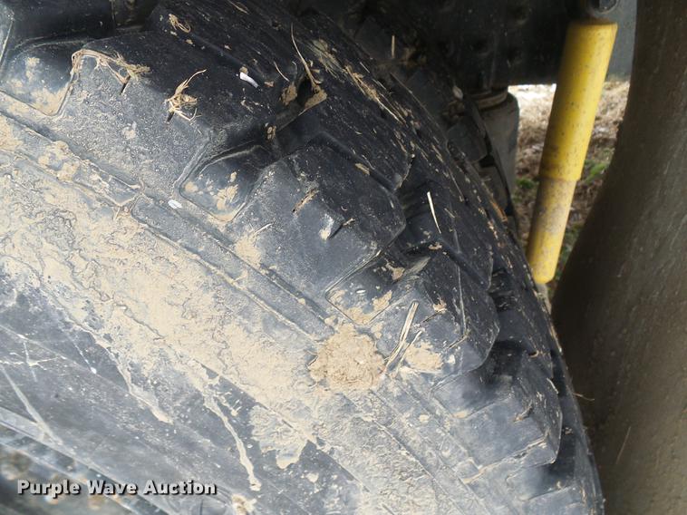 image for item DF7121 1998 International 4700 flatbed truck