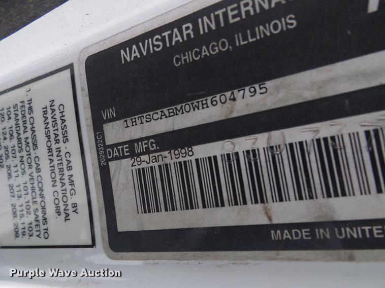 image for item DF7121 1998 International 4700 flatbed truck