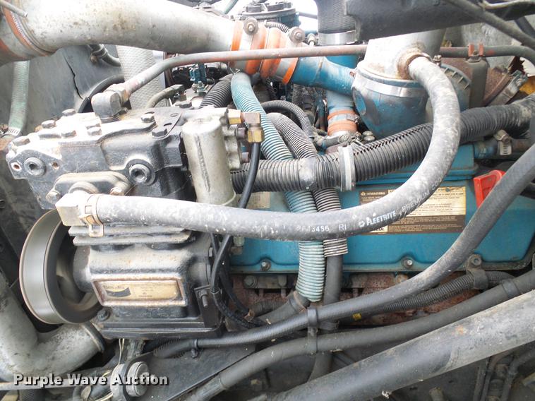 image for item DF7121 1998 International 4700 flatbed truck