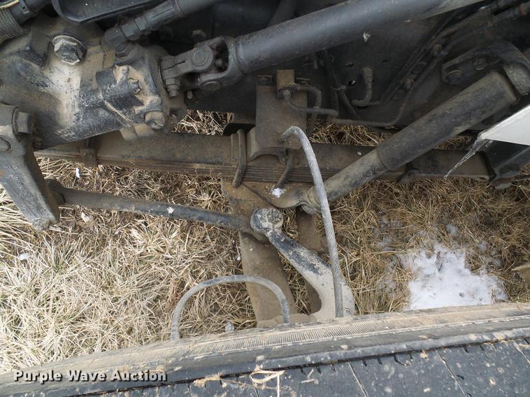 image for item DF7121 1998 International 4700 flatbed truck