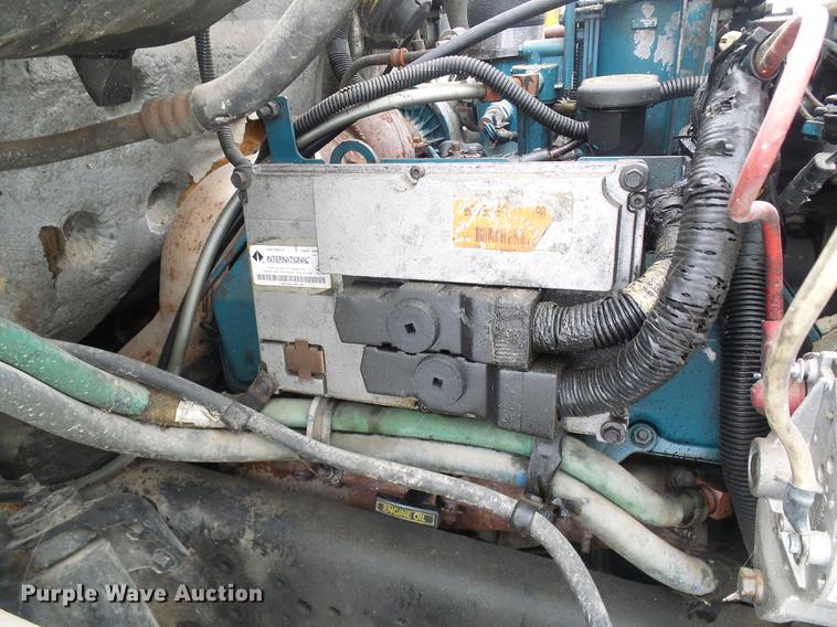 image for item DF7121 1998 International 4700 flatbed truck