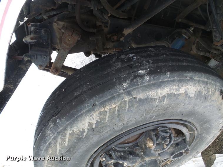 image for item DF7123 1986 International 2375 service truck