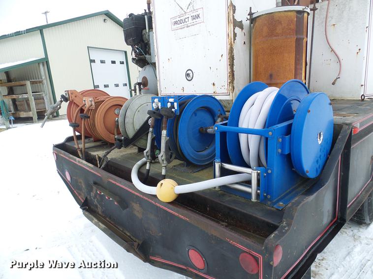 image for item DF7123 1986 International 2375 service truck