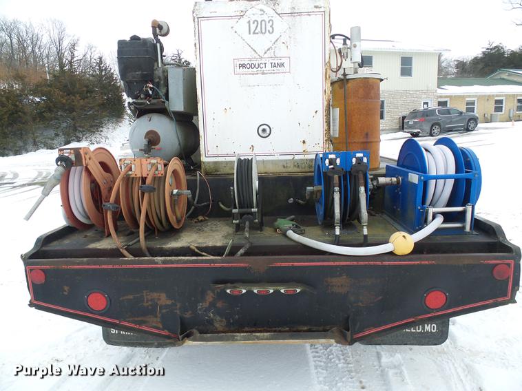 image for item DF7123 1986 International 2375 service truck