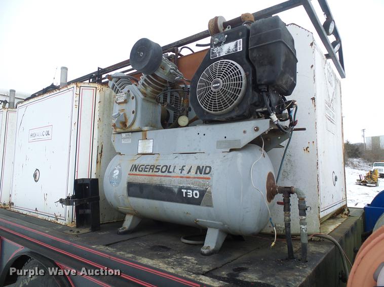 image for item DF7123 1986 International 2375 service truck