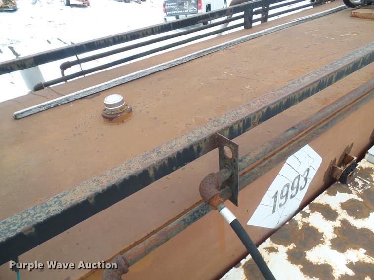 image for item DF7123 1986 International 2375 service truck