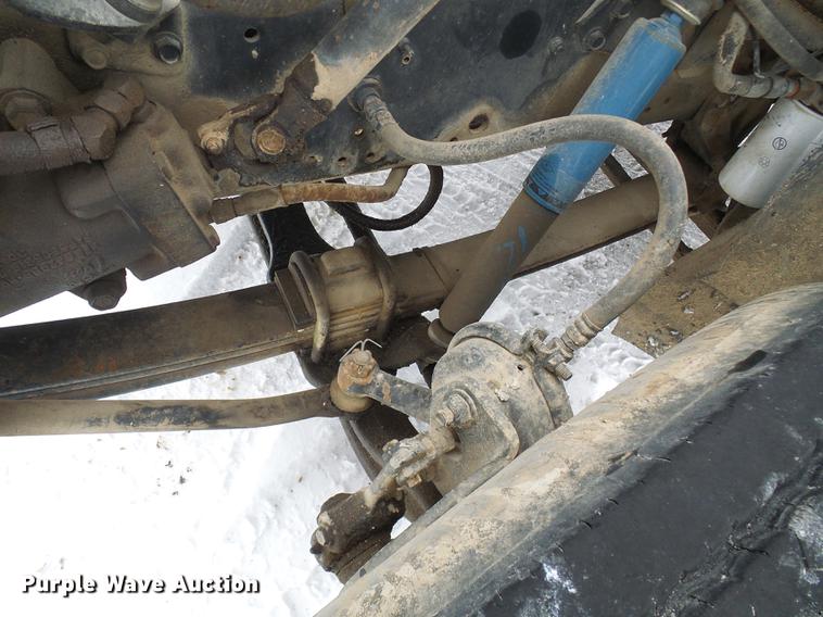 image for item DF7123 1986 International 2375 service truck