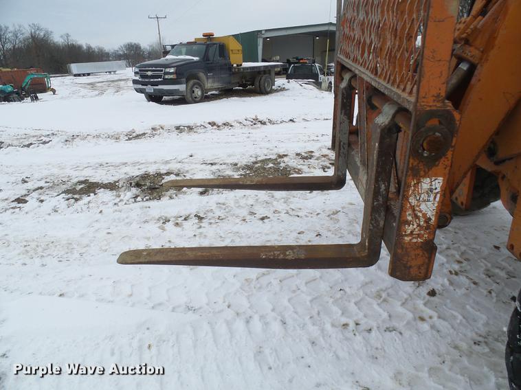 image for item DF7124 Lull 844 telehandler