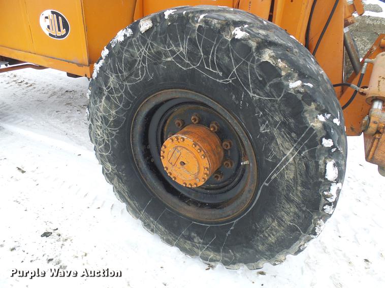 image for item DF7124 Lull 844 telehandler