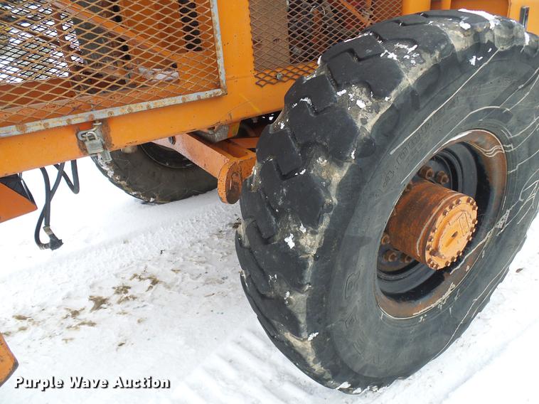 image for item DF7124 Lull 844 telehandler