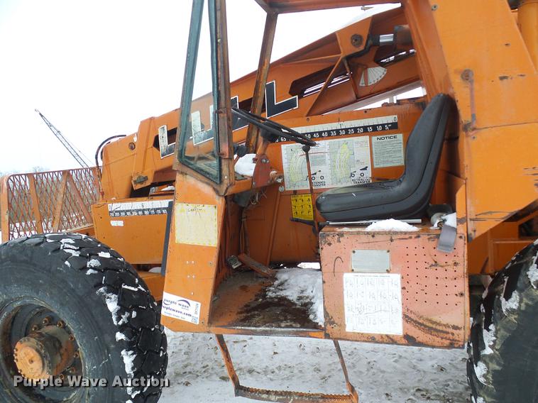 image for item DF7124 Lull 844 telehandler