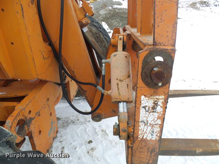 image for item DF7124 Lull 844 telehandler