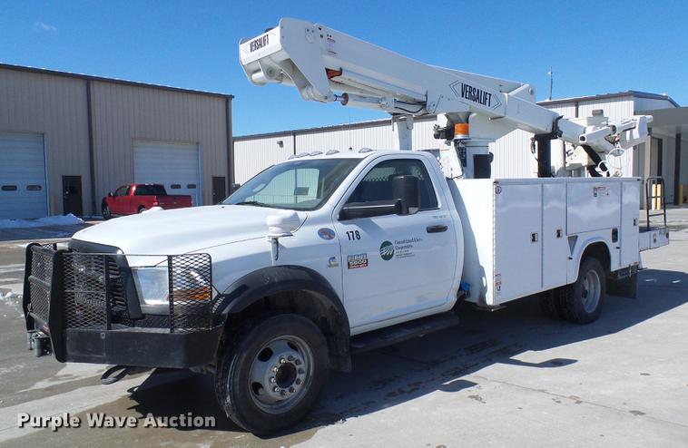 image for item DF7138 2012 Dodge Ram 5500 bucket truck