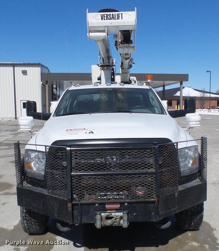 image for item DF7138 2012 Dodge Ram 5500 bucket truck