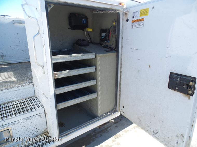 image for item DF7138 2012 Dodge Ram 5500 bucket truck