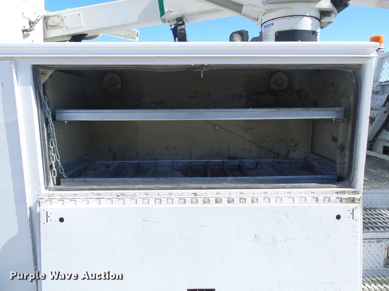 image for item DF7138 2012 Dodge Ram 5500 bucket truck