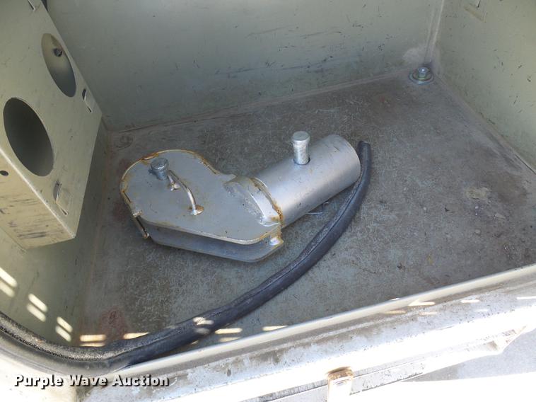 image for item DF7138 2012 Dodge Ram 5500 bucket truck