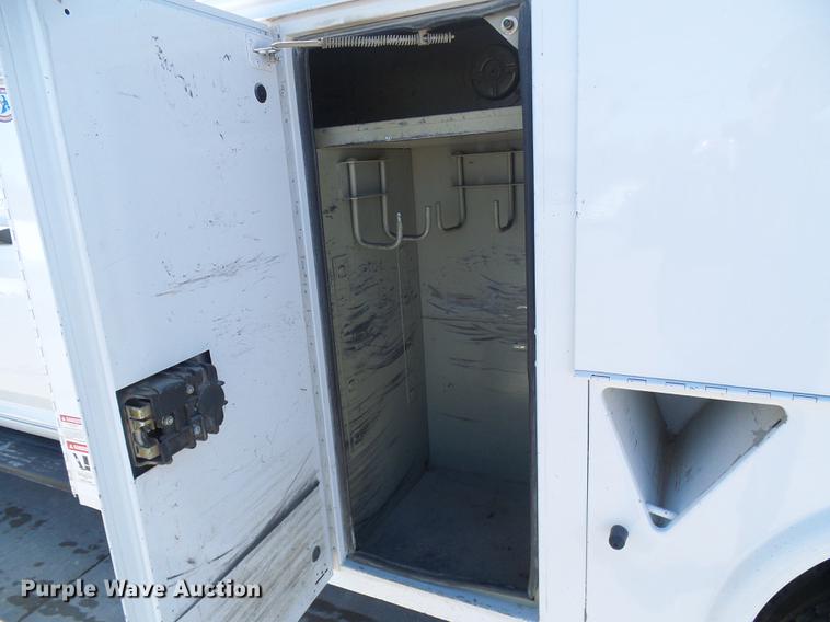 image for item DF7138 2012 Dodge Ram 5500 bucket truck