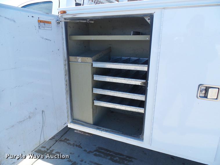 image for item DF7138 2012 Dodge Ram 5500 bucket truck