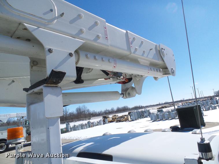 image for item DF7138 2012 Dodge Ram 5500 bucket truck