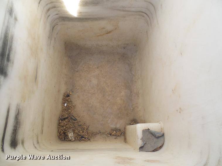 image for item DF7138 2012 Dodge Ram 5500 bucket truck