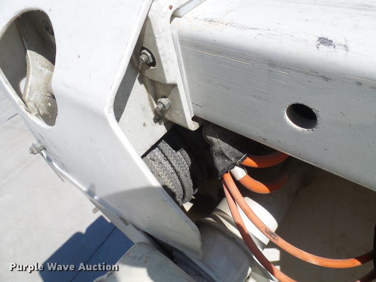 image for item DF7138 2012 Dodge Ram 5500 bucket truck