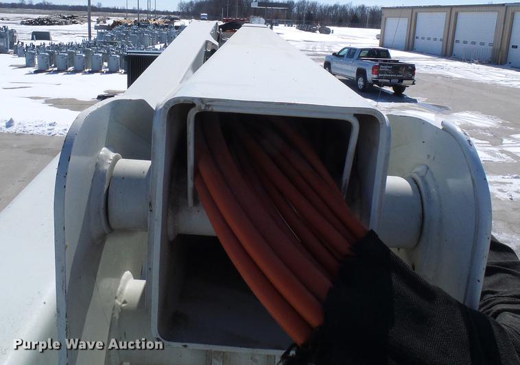 image for item DF7138 2012 Dodge Ram 5500 bucket truck