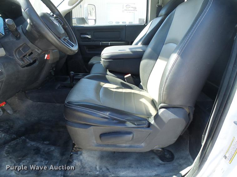 image for item DF7138 2012 Dodge Ram 5500 bucket truck