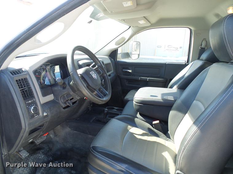 image for item DF7138 2012 Dodge Ram 5500 bucket truck