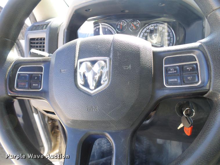 image for item DF7138 2012 Dodge Ram 5500 bucket truck