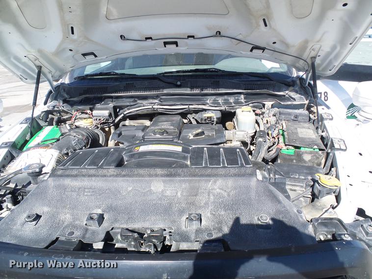 image for item DF7138 2012 Dodge Ram 5500 bucket truck