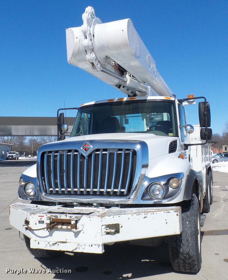 image for item DF7139 2011 International WorkStar 7500 bucket truck