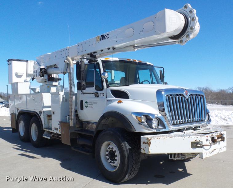 image for item DF7139 2011 International WorkStar 7500 bucket truck