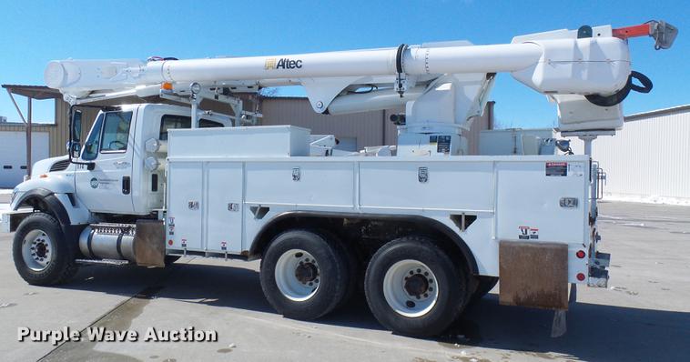 image for item DF7139 2011 International WorkStar 7500 bucket truck