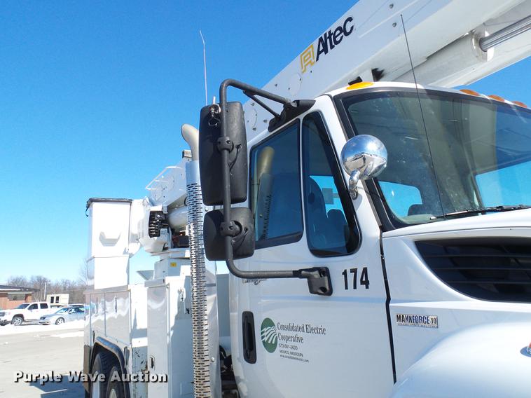 image for item DF7139 2011 International WorkStar 7500 bucket truck