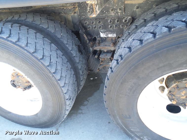 image for item DF7139 2011 International WorkStar 7500 bucket truck