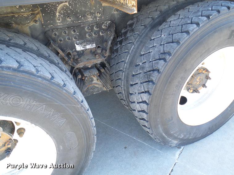 image for item DF7139 2011 International WorkStar 7500 bucket truck