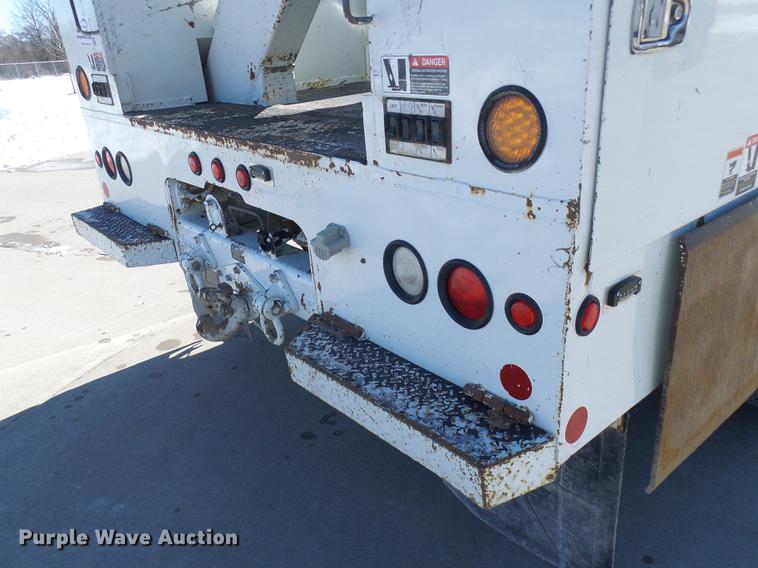 image for item DF7139 2011 International WorkStar 7500 bucket truck